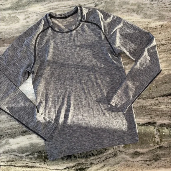 Lululemon Men's Gray Long Sleeve Shirt - Picture 2 of 7